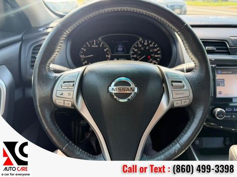 Used 2015 Nissan Altima 2.5 SL w/ Technology Package FWD image 18