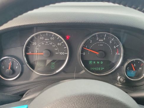 Used 2018 Jeep Wrangler Unlimited Sahara image 10