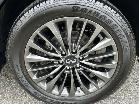 Certified 2024 INFINITI QX80 Premium Select w/ All-Season Package image 11