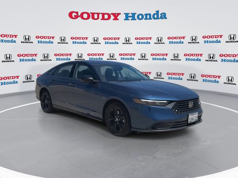Used 2025 Honda Accord SE image 2