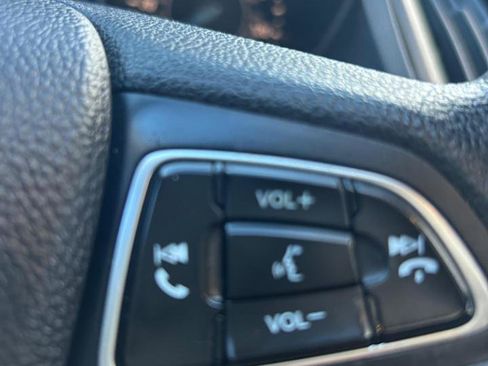 Used 2018 Ford Escape SE image 29