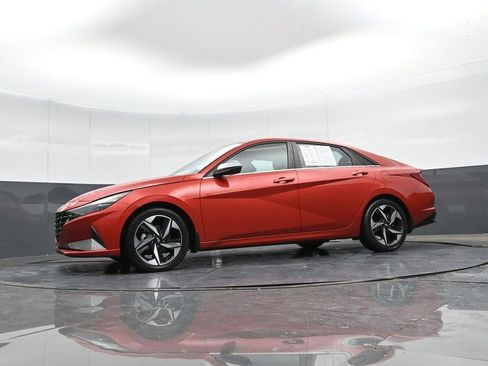 Used 2022 Hyundai Elantra Limited image 37