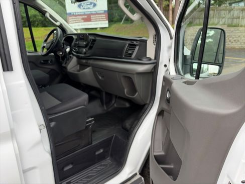 Used 2024 Ford Transit 250 Low Roof AWD w/ Exterior Upgrade Package image 10