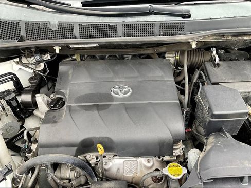 Used 2016 Toyota Sienna SE FWD image 30