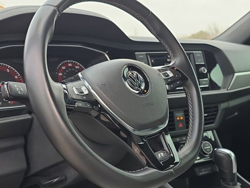 Used 2020 Volkswagen Jetta R-Line image 13