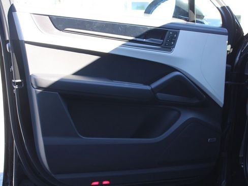 New 2026 Porsche Cayenne image 17