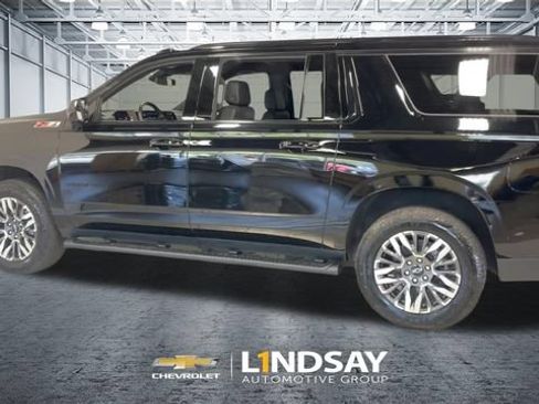 Used 2025 Chevrolet Suburban Z71 AWD/4WD image 7