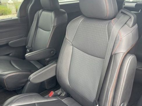 Used 2024 Toyota Sienna XSE image 10