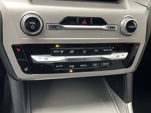 Used 2023 Ford Explorer XLT w/ Equipment Group 202A image 23