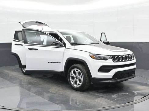 Used 2025 Jeep Compass Sport w/ Mopar Graphics Package AWD/4WD image 46