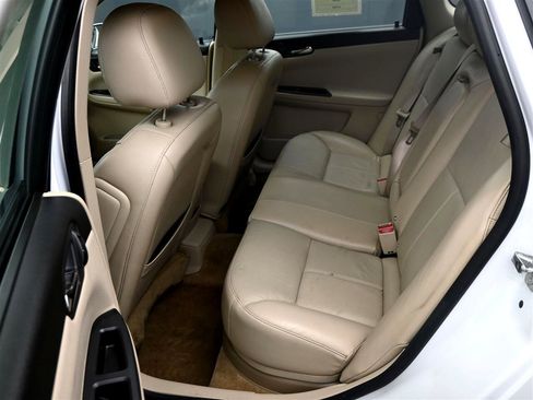 Used 2010 Chevrolet Impala LT w/ Luxury Edition Package image 10