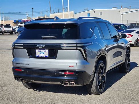 Used 2024 Chevrolet Traverse RS image 5