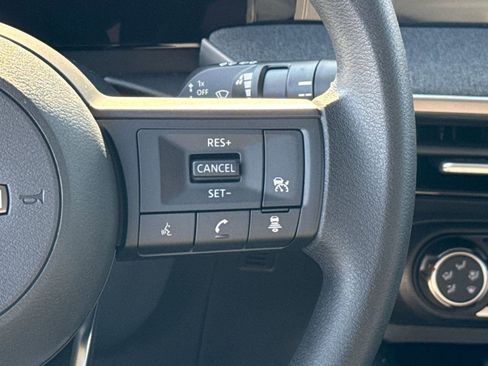 Used 2025 Nissan Kicks SV image 25