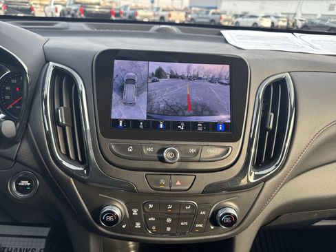 Used 2022 Chevrolet Equinox RS w/ Infotainment Package image 15