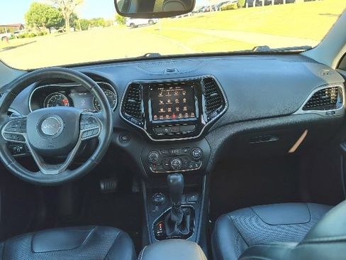 Used 2019 Jeep Cherokee Limited AWD/4WD image 12