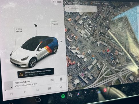 Used 2022 Tesla Model Y Long Range AWD/4WD image 25