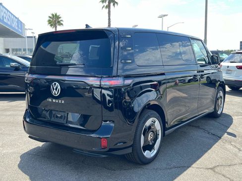New 2025 Volkswagen ID. Buzz Pro S image 24