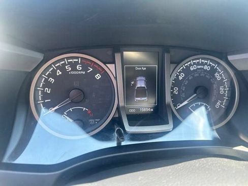 Used 2023 Toyota Tacoma SR5 AWD/4WD image 3