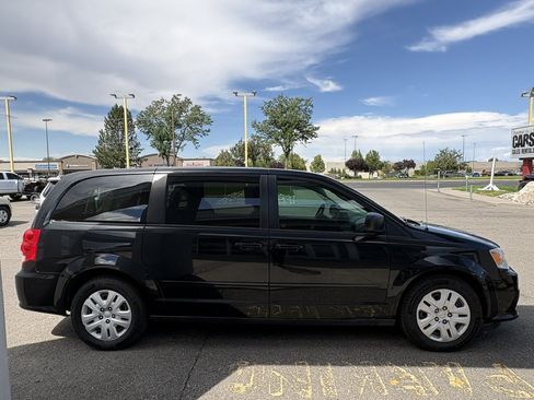 Used 2015 Dodge Grand Caravan SE w/ Quick Order Package 29E SE FWD image 4