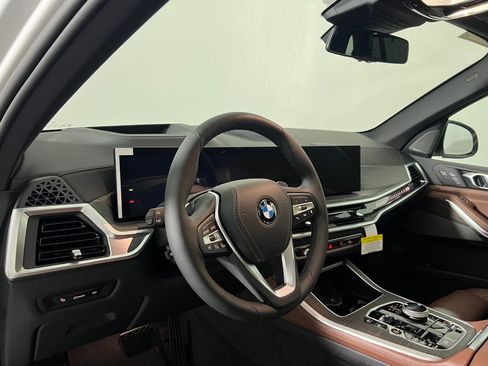 New 2026 BMW X5 xDrive40i w/ Executive Package image 4