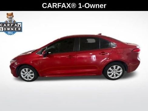 Used 2021 Toyota Corolla LE FWD image 3