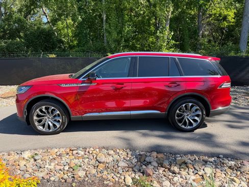 New 2026 Lincoln Aviator Reserve AWD/4WD image 2