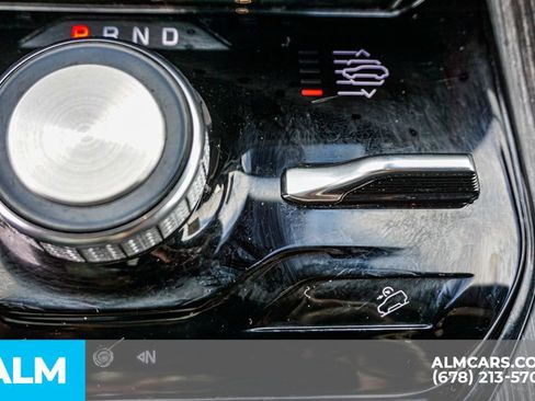 Used 2023 Jeep Wagoneer Series III w/ Preferred Equipment Group image 49