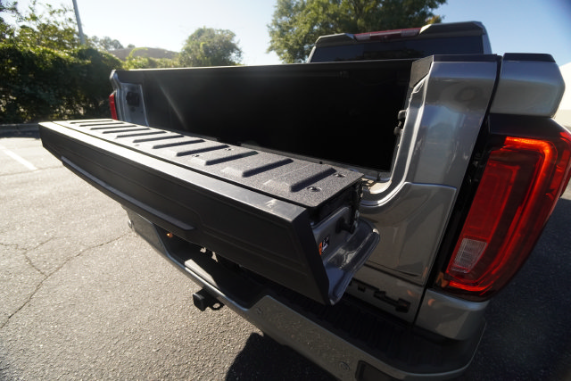 Used 2023 GMC Sierra 1500 AT4 w/ AT4 Premium Package AWD/4WD image 11