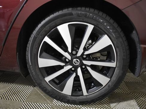 Used 2023 Nissan Sentra SV w/ SV Premium Package FWD image 40