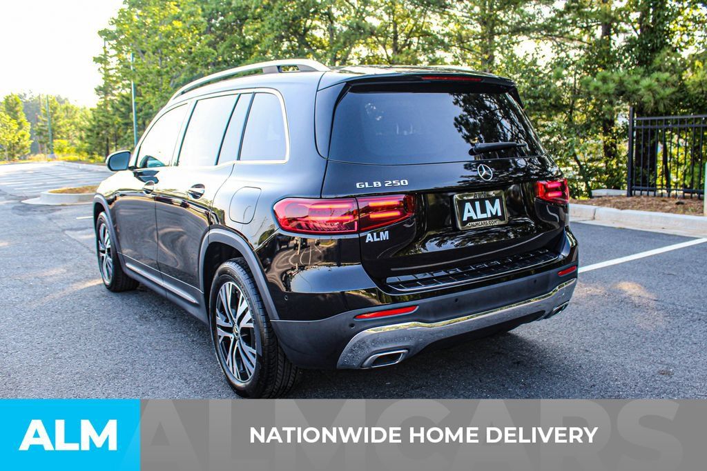 Used 2024 Mercedes-Benz GLB 250 4MATIC image 4