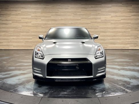 Used 2016 Nissan GT-R Black Edition image 12