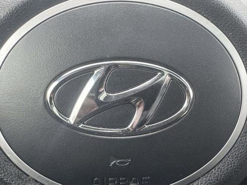 Certified 2022 Hyundai Tucson Limited image 34