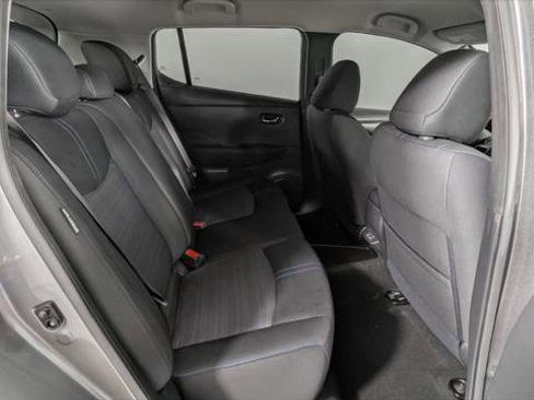 Used 2020 Nissan Leaf SV w/ SV Technology Package image 21