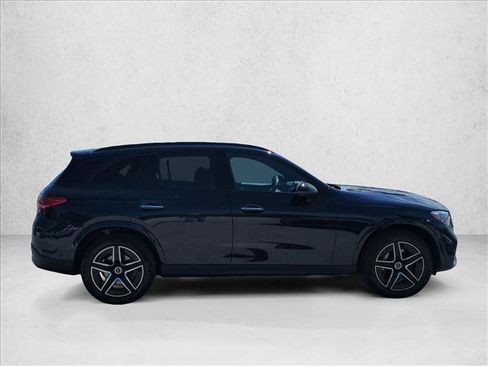 Used 2023 Mercedes-Benz GLC 300 image 4