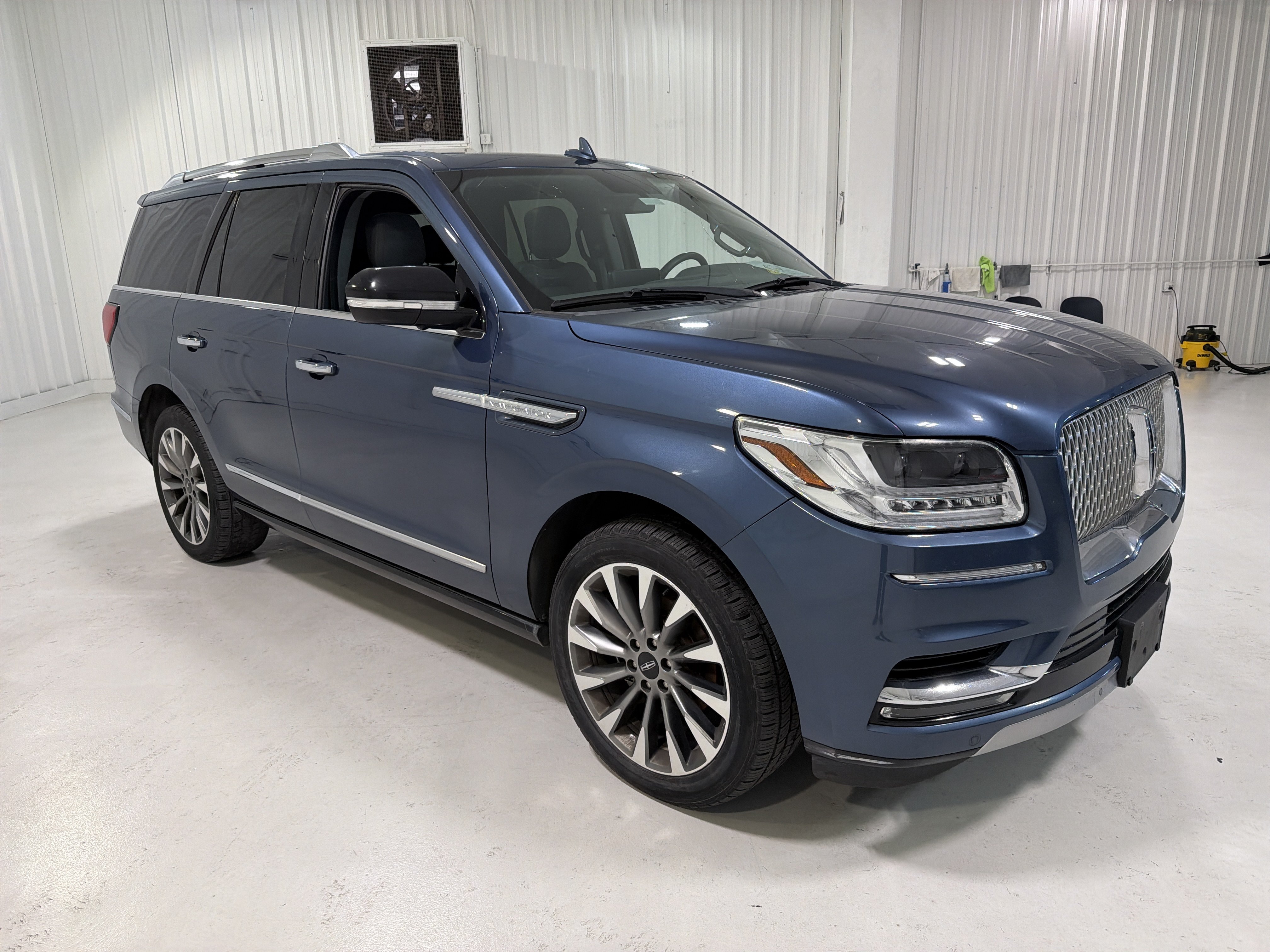 Used 2019 Lincoln Navigator Select RWD image 10