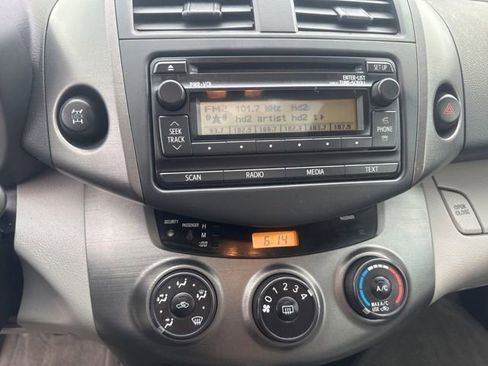 Used 2012 Toyota RAV4 4WD w/ Upgrade Value Pkg image 18