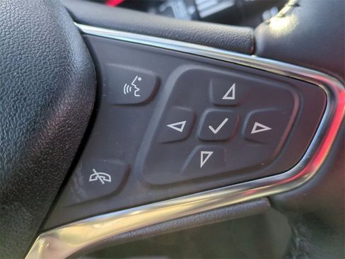 Used 2021 Chevrolet Equinox LT image 16