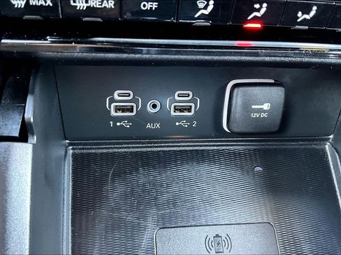 Used 2025 Jeep Grand Cherokee Altitude AWD/4WD image 17