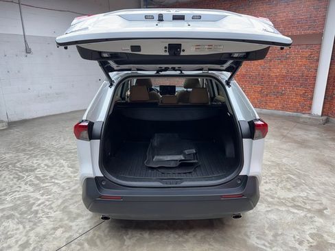 Used 2023 Toyota RAV4 XLE Premium image 27