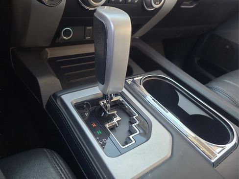 Used 2014 Toyota Tundra Platinum image 18