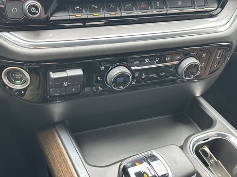 Used 2023 Chevrolet Silverado 1500 High Country w/ High Country Premium Package image 23