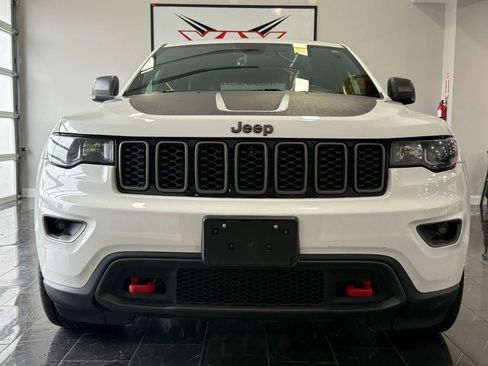 Used 2017 Jeep Grand Cherokee Trailhawk image 2