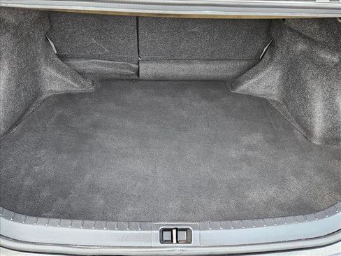 Used 2016 Toyota Corolla LE FWD image 6