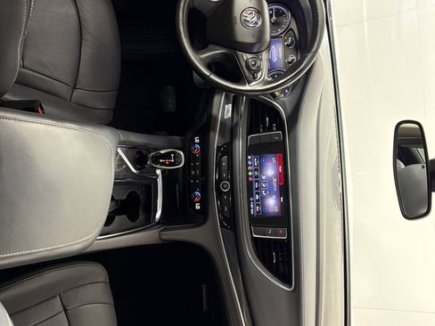 Used 2020 Buick Enclave Essence FWD image 26