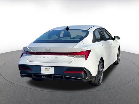 Used 2025 Hyundai Elantra SEL image 15