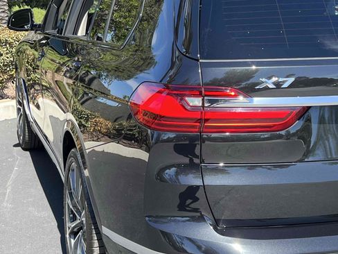 Used 2022 BMW X7 xDrive40i w/ Premium Package image 68