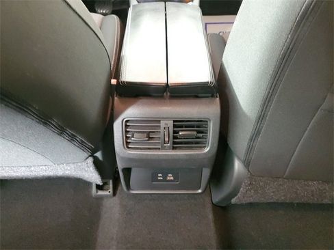 Used 2023 Nissan Rogue SV image 14