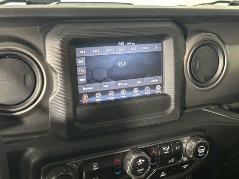 Used 2023 Jeep Wrangler Unlimited image 31