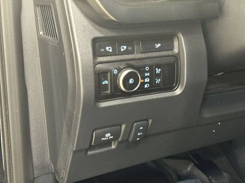 Used 2023 Ford F250 Lariat w/ Lariat Ultimate Package AWD/4WD image 35
