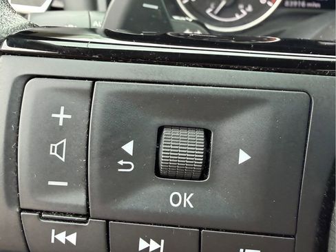 Used 2022 Nissan Rogue SV AWD/4WD image 18